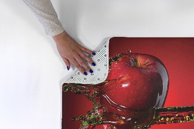 Rug Apple in water