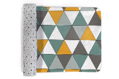 Rug Triangular geometric pattern