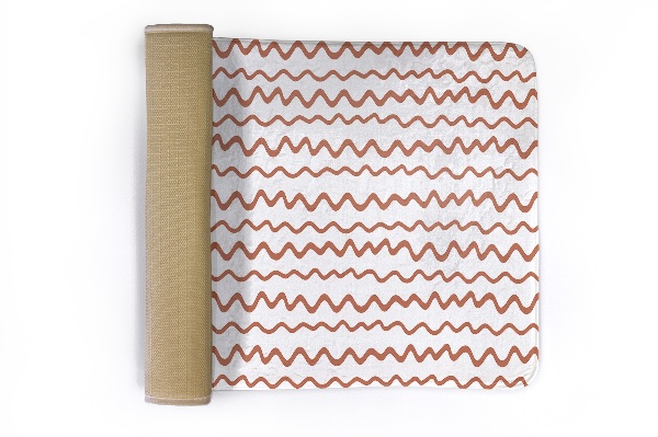 Rug Wavy horizontal lines