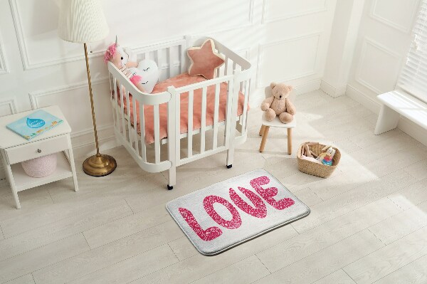 Rug LOVE lettering