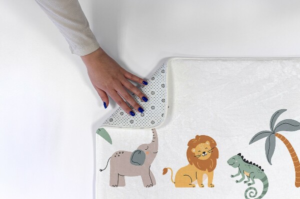 Rug Animals and palm tree