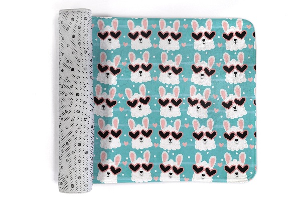 Rug llamas with glasses