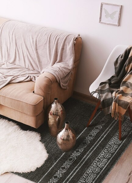Universal vinyl rug African pattern
