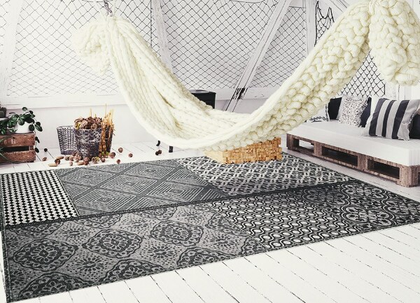 Interior vinyl floor mat Mix of different patterns