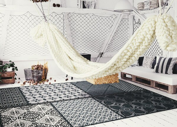 Universal vinyl rug A mix of patterns
