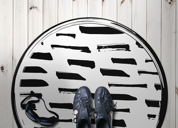 Round vinyl rug brush strokes