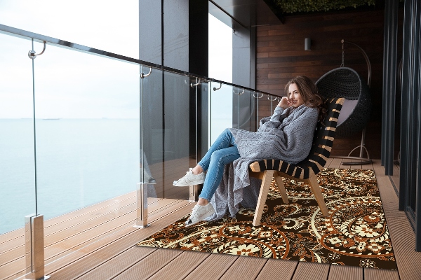 Modern balcony rug retro paisley
