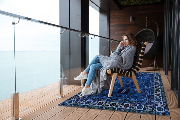 Modern balcony rug Eastern style