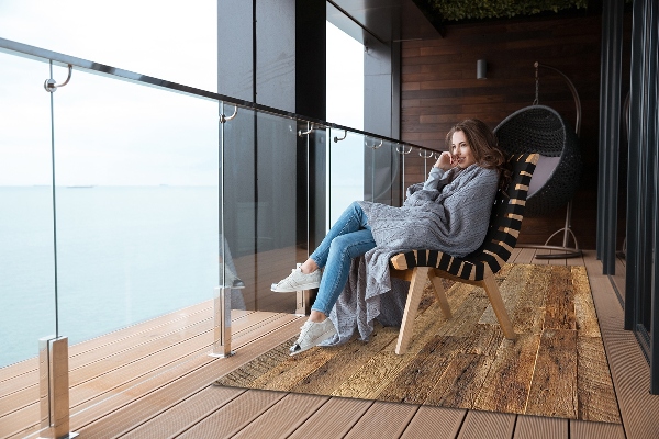 Modern balcony rug boogie