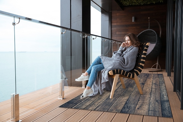 Outdoor rug for terrace dark board