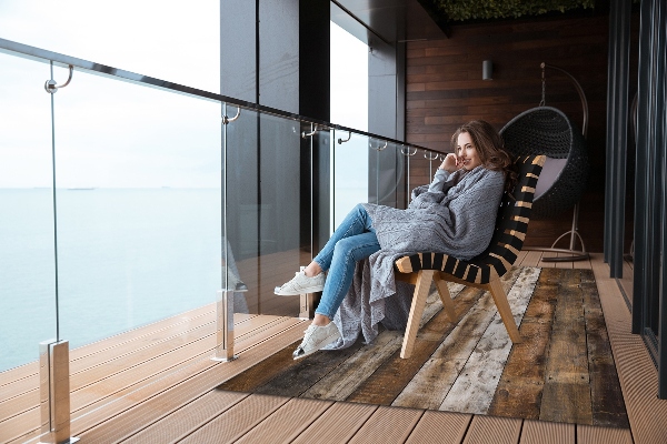Outdoor rug for terrace boards dark