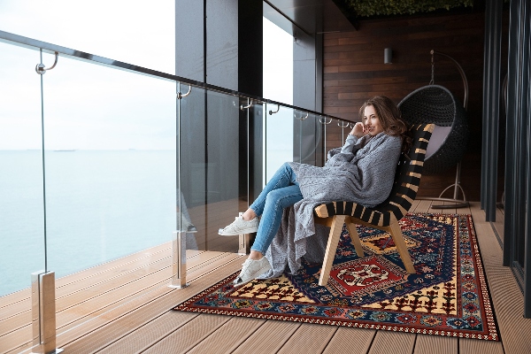 Terrace rug with print crosses