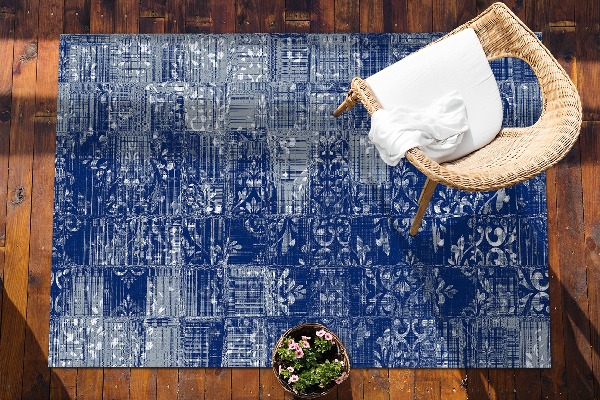 Outdoor mat for patio chaotic tiles