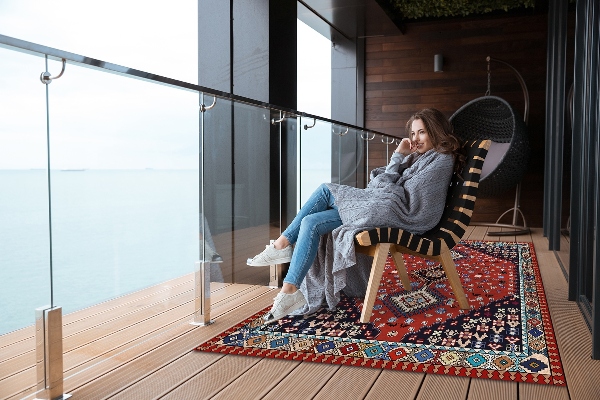 Modern balcony rug antique pattern