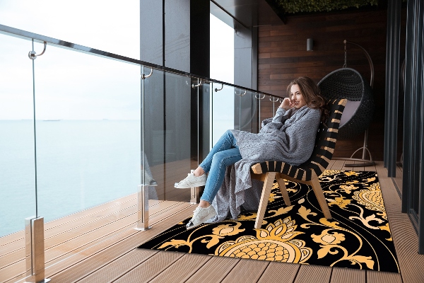 Modern outdoor carpet Gold damask