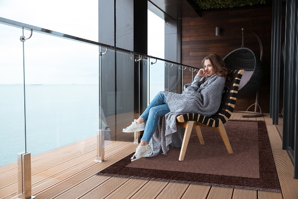 Outdoor rug for terrace brown frame
