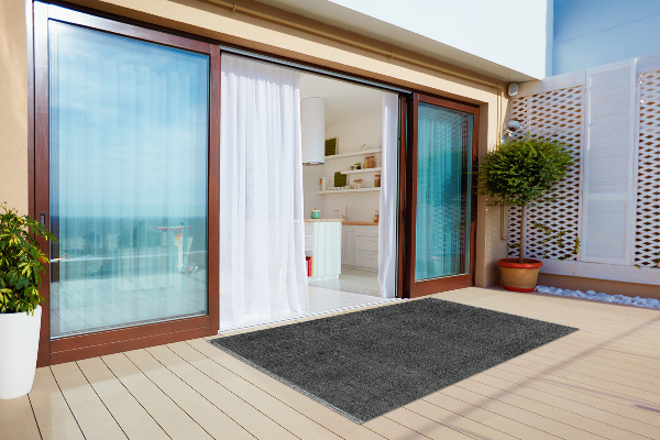 Modern balcony rug dark stone