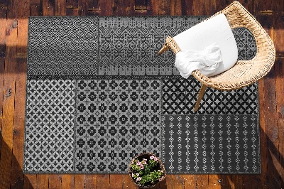 Outdoor rug for terrace Aztec style