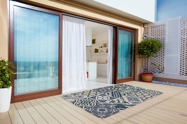 Outdoor terrace carpet retro patterns