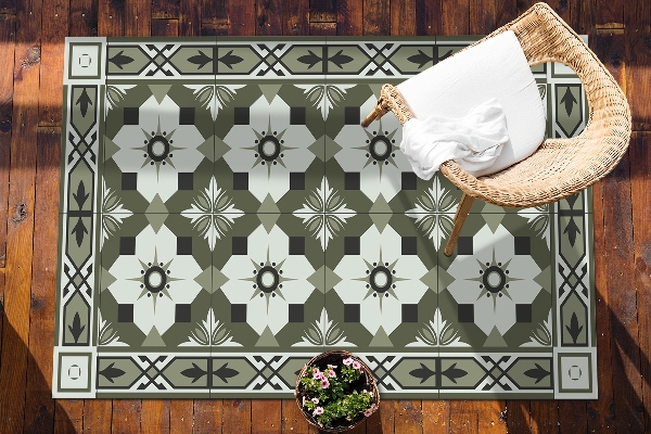 Amazing garden rug Tiled geometric pattern