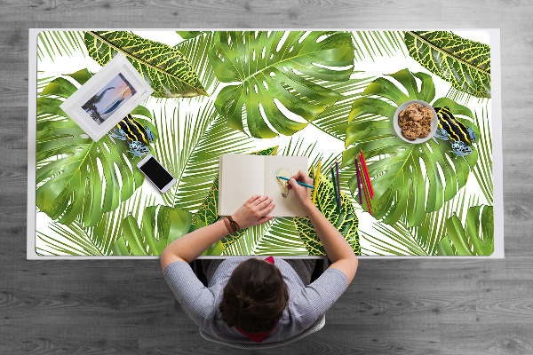 Full desk mat Frog on a leaf