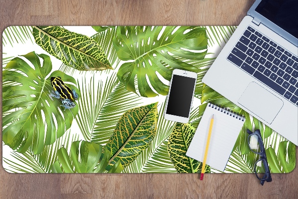 Full desk mat Frog on a leaf