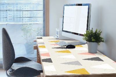 Full desk mat a triangular pattern