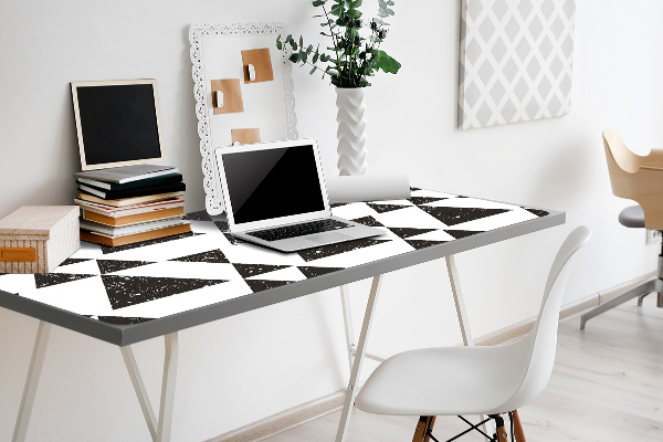 Full desk protector Black and white triangles