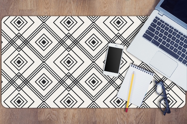 Desk mat geometric illusion
