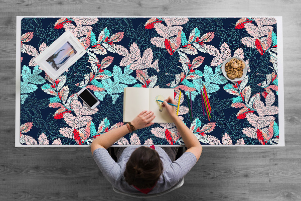 Full desk mat leafy pattern