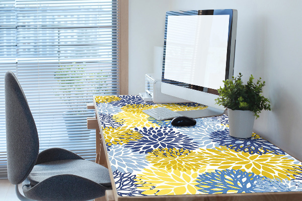 Desk mat chrysanthemum flowers
