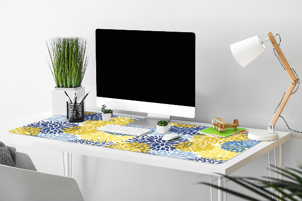 Desk mat chrysanthemum flowers