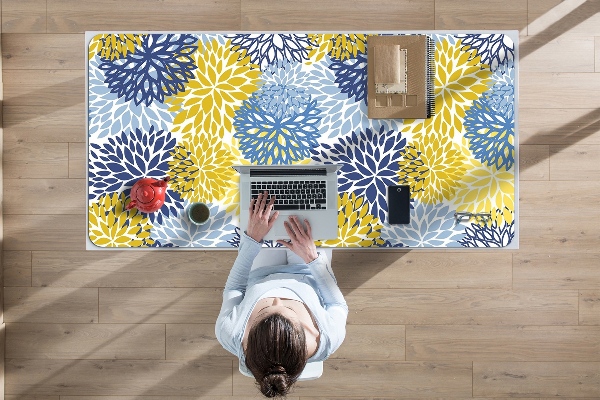 Desk mat chrysanthemum flowers