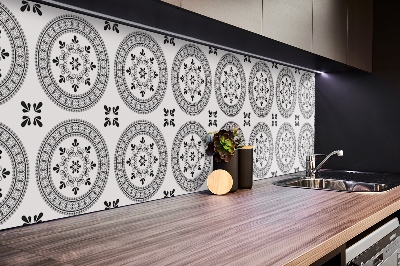 Wall paneling Oriental pattern
