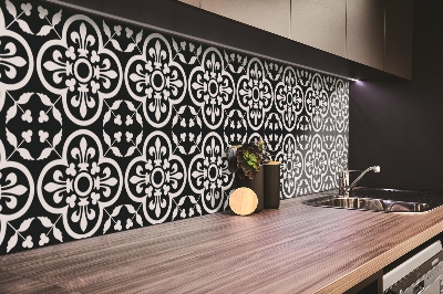 Wall paneling Oriental style