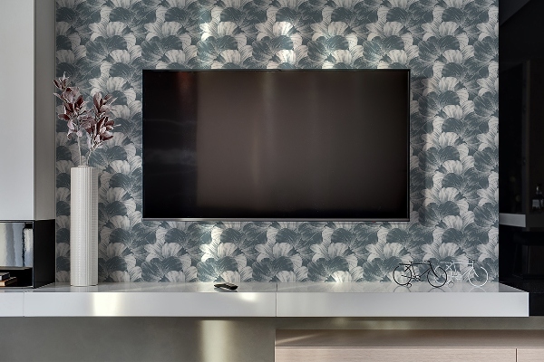 Bathroom wall panel Flowers for the TV