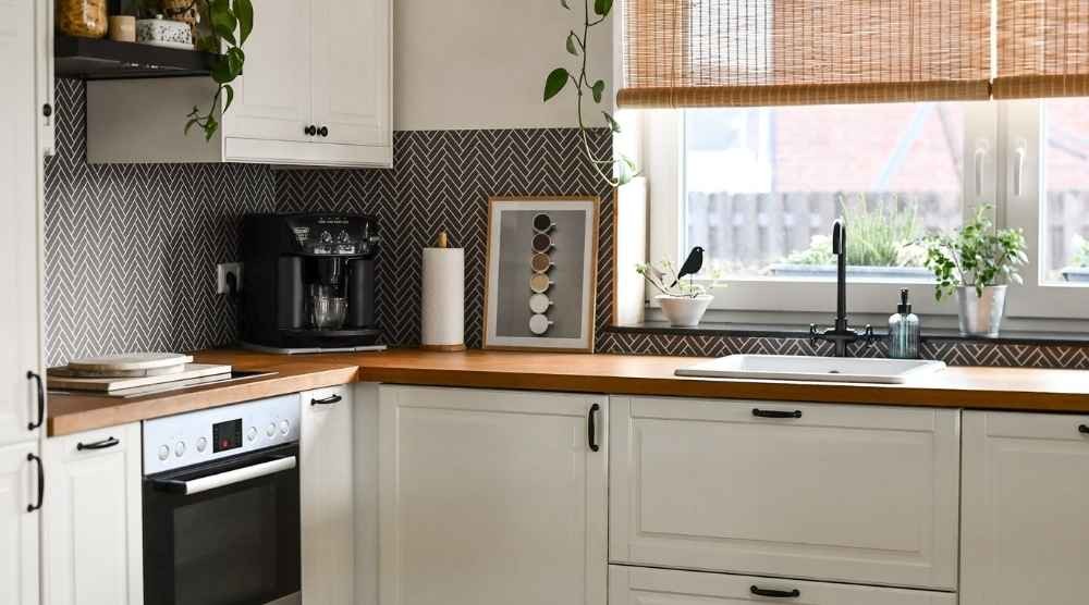 How to choose the color of tiles for kitchen furniture - rules that will make the choice easier